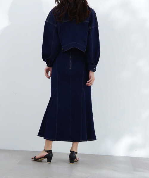 NATURAL BEAUTY BASIC（ナチュラルビューティーベーシック）の「デニムマーメイドスカート（デニムスカート・レディース・ネイビー/オフホワイト・SMALL/MEDIUM）」の14枚目の写真