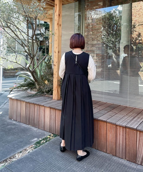 Bab（バブ）の「【ちょこび×Bab】ダブルプリーツ2WAYジャンパーワンピース（ジャンパースカート・レディース・ベージュ/ブラック・S/M）」の7枚目の写真