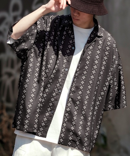 improves(インプローブス)の「【improves】総柄&無地 ルーズフィット 半袖 オープンカラーシャツ(シャツ/ブラウス・メンズ・ライトグリーン/ピンク/イエロー/ネイビー/ブラウン/ブラック/ホワイト/ライトグレー/ダークブラック/ダークグリーン・FREE)」の3枚目の写真