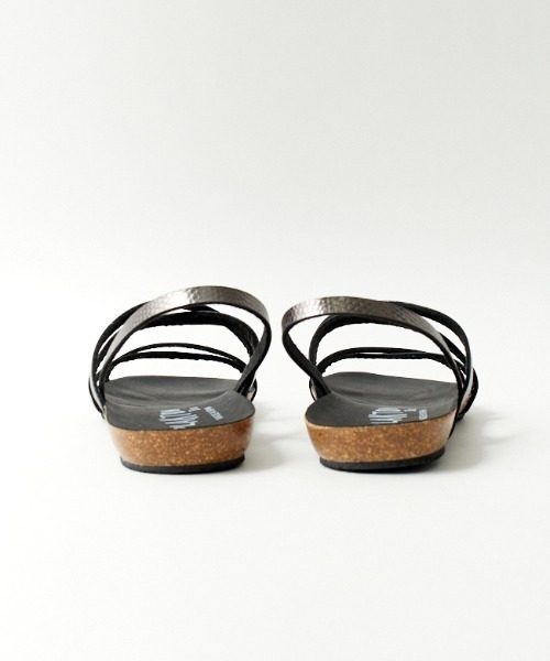 PLAKTON（プラクトン）の「[PLAKTON/プラクトン] 別注 クロスストラップサンダル（サンダル・レディース・ブラック/ベージュ・38/36/37）」の5枚目の写真