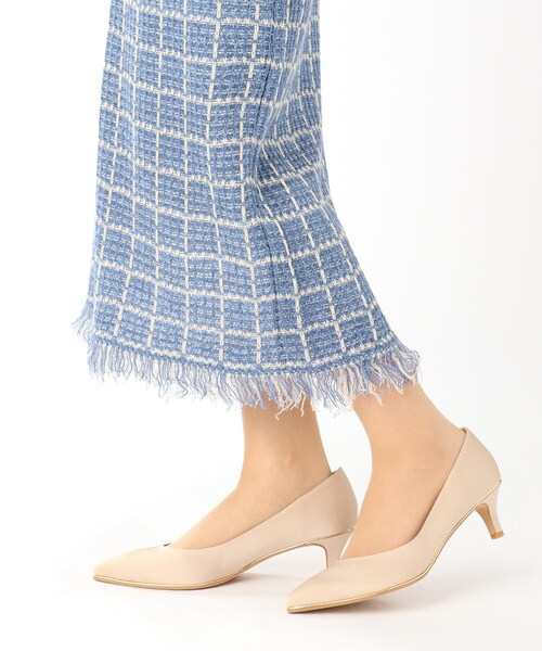 ESPERANZA(エスペランサ)の「疲れにくいパンプスNeo<約5.5cmヒール> 歩きやすい(パンプス・レディース・こしょう色系1/ベージュ系/ベージュ系2/ブラック系/こしょう色系3/ブラック系2・21.0cm/21.5cm/22.0cm/22.5cm/23.0cm/23.5cm/24.0cm/24.5cm/25.0cm/25.5cm/26.0cm)」の4枚目の写真