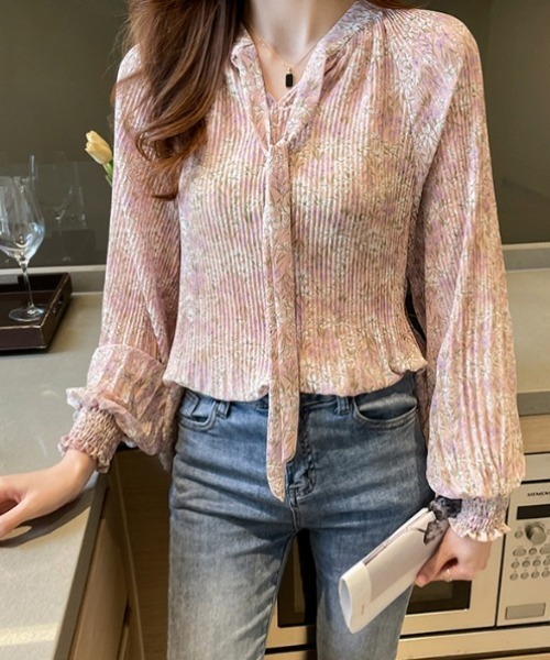 AMAJI(アマジ)の「リボンカラー花柄長袖ブラウス(シャツ/ブラウス・レディース・オフホワイト/ピンク/ブルー・SMALL/MEDIUM/LARGE)」の9枚目の写真