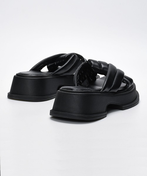 SVEC(シュベック)の「プラットフォーム チャンキー パフィーサンダル(サンダル・レディース・ホワイト/ブラック・38/40/39/37/36/35)」の4枚目の写真