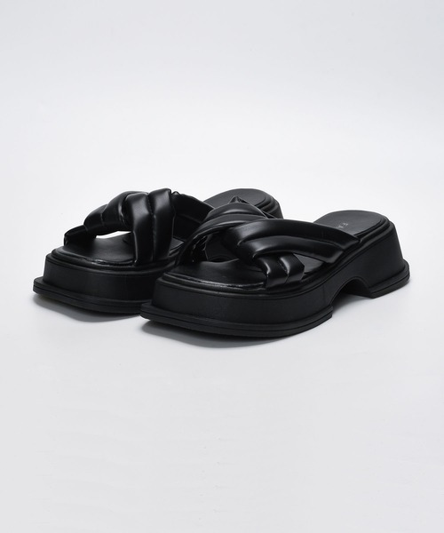 SVEC(シュベック)の「プラットフォーム チャンキー パフィーサンダル(サンダル・レディース・ホワイト/ブラック・38/40/39/37/36/35)」の3枚目の写真