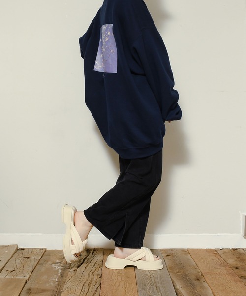 SVEC(シュベック)の「プラットフォーム チャンキー パフィーサンダル(サンダル・レディース・ホワイト/ブラック・38/40/39/37/36/35)」の21枚目の写真