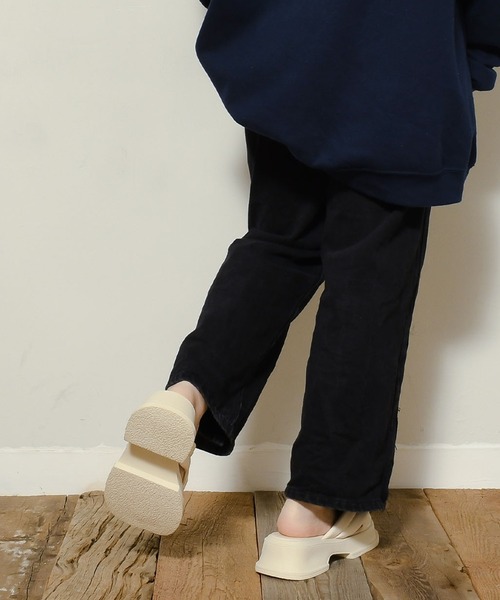 SVEC(シュベック)の「プラットフォーム チャンキー パフィーサンダル(サンダル・レディース・ホワイト/ブラック・38/40/39/37/36/35)」の20枚目の写真