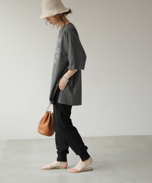 frames RAY CASSIN(フレームスレイカズン)の「WEB限定 リネンブレンド裾スリットジョガーパンツ セットアップ着用可(その他パンツ・レディース・ブラック/グレイッシュベージュ・FREE)」の10枚目の写真