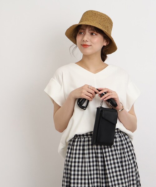 SHOO・LA・RUE（シューラルー）の「◆ポケット付きお財布ショルダーバッグ（ショルダーバッグ・レディース・オフホワイト/ガンメタ/ブラック/ダークグリーン・00）」の5枚目の写真