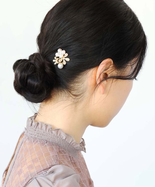 girl(ガール)の「パール&ラインストーンフラワーモチーフヘアピン 結婚式 パーティー お呼ばれ オケージョン(ヘアピン・レディース・ゴールド/シルバー・FREE)」の7枚目の写真