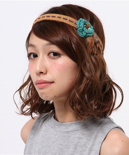 チャイハネ(チャイハネ)の「【チャイハネ】ボヘミアンフラワーヒッピーヘアバンド(ヘアバンド・レディース・ブルー/グリーン/レッド/オレンジ・FREE)」の2枚目の写真