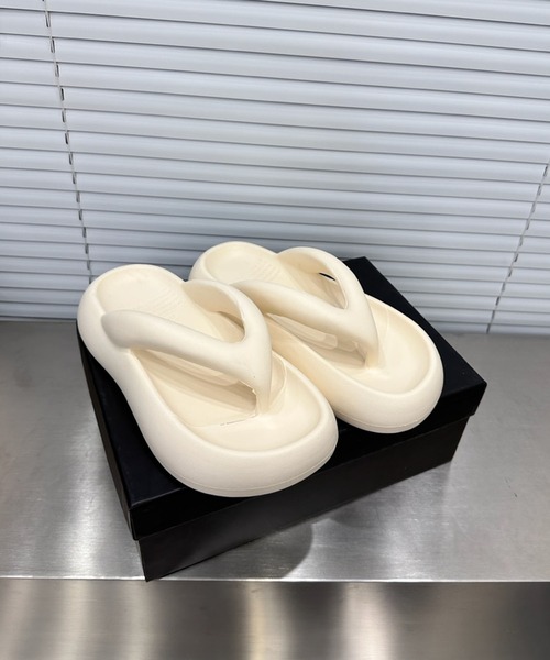 EPICKS（エピックス）の「ＥＶＡ軽量ビーチサンダル（サンダル・レディース・ブラック/アイボリー・36/38）」の5枚目の写真