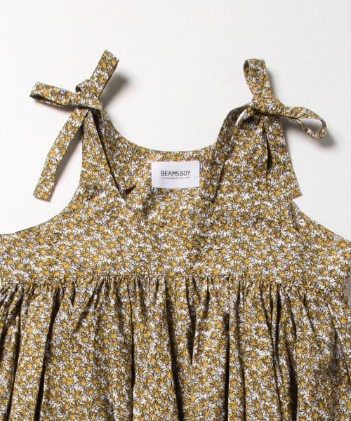 BEAMS BOY（ビームスボーイ）の「BEAMS BOY / プリント 肩リボン キャミワンピース（ワンピース・レディース・ゴールド/ネイビー・ONE SIZE）」の3枚目の写真