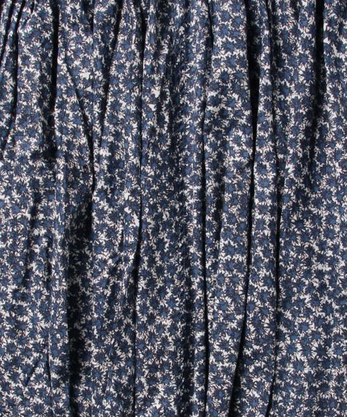 BEAMS BOY（ビームスボーイ）の「BEAMS BOY / プリント 肩リボン キャミワンピース（ワンピース・レディース・ゴールド/ネイビー・ONE SIZE）」の9枚目の写真