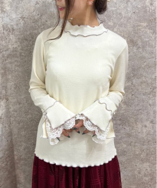 axes femme（アクシーズファム）の「袖レースバイカラーメロープルオーバー（Tシャツ/カットソー・レディース・ブラック/ミント/ワイン/キナリ・FREE）」の2枚目の写真