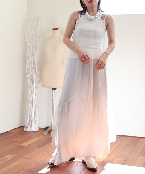 ULEULA(ウルア)の「チュールロングキャミワンピース(ワンピース・レディース・アイボリー/ブラック・FREE)」の20枚目の写真