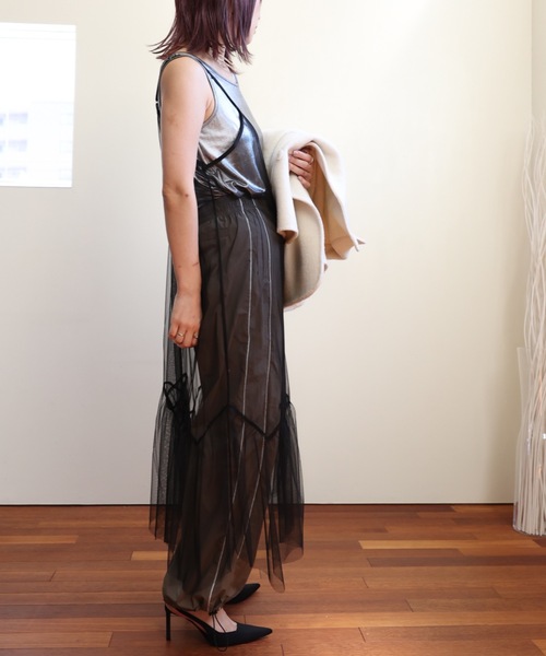 ULEULA(ウルア)の「チュールロングキャミワンピース(ワンピース・レディース・アイボリー/ブラック・FREE)」の6枚目の写真