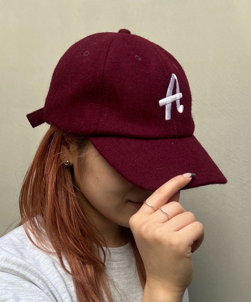 un dix cors（アンディコール）の「刺繍入りメルトンキャップ（キャップ・レディース・キャメル/ボルドー・FREE）」の4枚目の写真