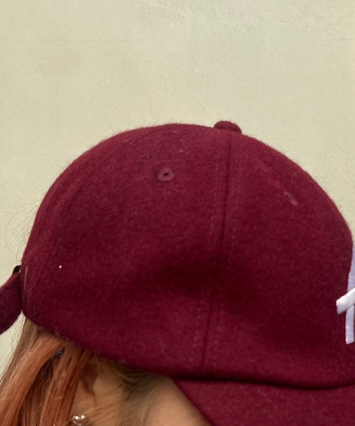 un dix cors（アンディコール）の「刺繍入りメルトンキャップ（キャップ・レディース・キャメル/ボルドー・FREE）」の6枚目の写真
