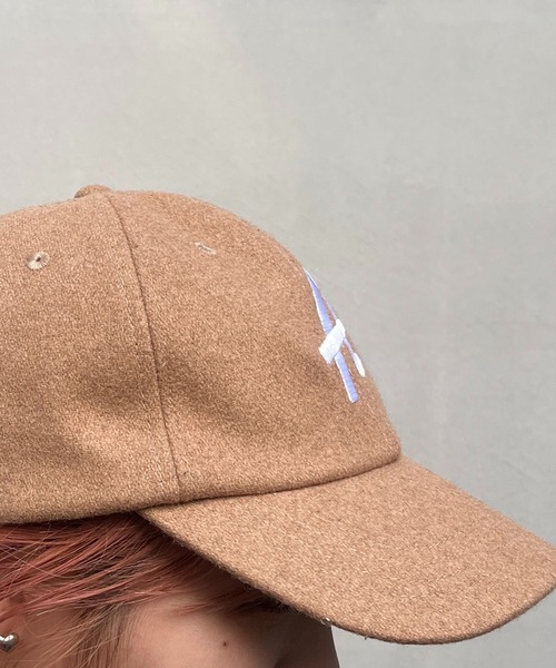 un dix cors（アンディコール）の「刺繍入りメルトンキャップ（キャップ・レディース・キャメル/ボルドー・FREE）」の17枚目の写真