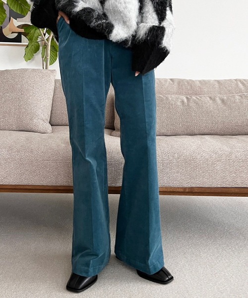 LOWRYS FARM（ローリーズファーム）の「ストレッチコーデュロイフレアＰ　 971217（デニムパンツ・レディース・ブラウン/ブルー/ブラック・MEDIUM/LARGE）」の4枚目の写真