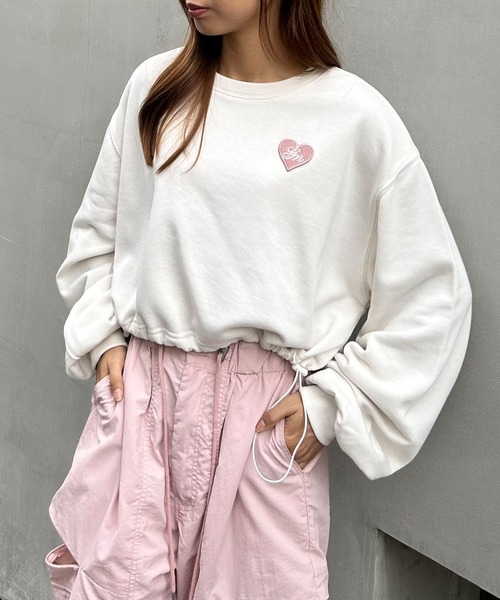 INGNI(イング)の「胸ワッペンハートロゴスウェットプルオーバー(スウェット・レディース・アイボリー/グレー/オートミール/ブラック・M)」の10枚目の写真