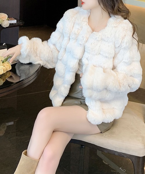 Primazel（プリマゼル）の「ノーカラーフェイクファージャケット（ノーカラージャケット・レディース・ブラック/ホワイト・M）」の6枚目の写真