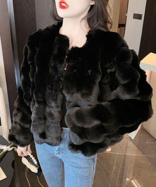 Primazel（プリマゼル）の「ノーカラーフェイクファージャケット（ノーカラージャケット・レディース・ブラック/ホワイト・M）」の8枚目の写真