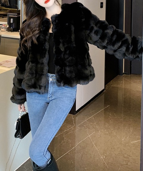 Primazel（プリマゼル）の「ノーカラーフェイクファージャケット（ノーカラージャケット・レディース・ブラック/ホワイト・M）」の11枚目の写真