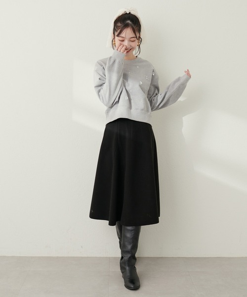 natural couture（ナチュラルクチュール）の「ビジュー×パールショート丈裏起毛プルオーバー（Tシャツ/カットソー・レディース・ブラック/オフホワイト/グレー・FREE）」の9枚目の写真