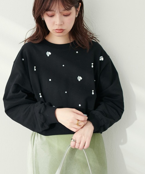 natural couture（ナチュラルクチュール）の「ビジュー×パールショート丈裏起毛プルオーバー（Tシャツ/カットソー・レディース・ブラック/オフホワイト/グレー・FREE）」の21枚目の写真