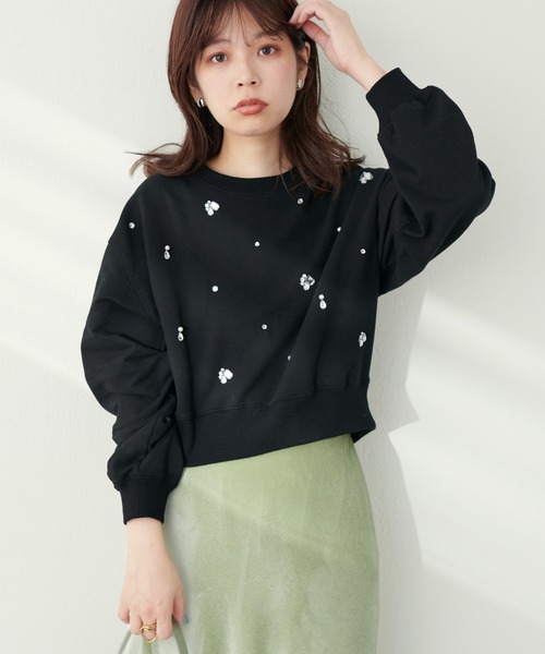 natural couture（ナチュラルクチュール）の「ビジュー×パールショート丈裏起毛プルオーバー（Tシャツ/カットソー・レディース・ブラック/オフホワイト/グレー・FREE）」の22枚目の写真