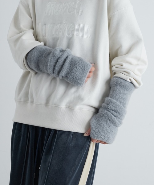 COLONY 2139（コロニートゥーワンスリーナイン）の「シャギーアームウォーマー（アームカバー・レディース・ベージュ/シルバー/アイボリー/ブラック・FREE）」の4枚目の写真