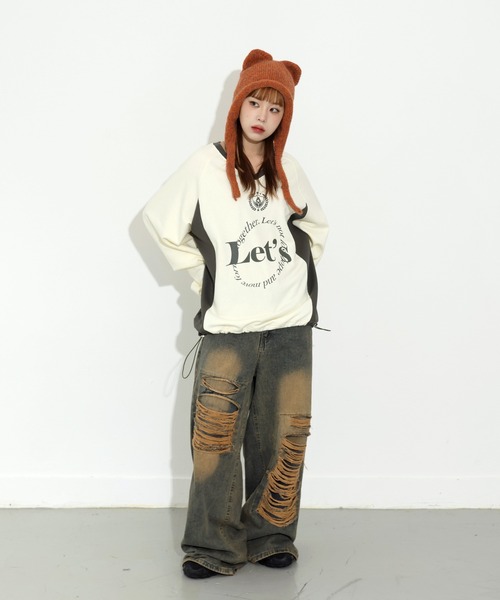 FOLLOWIN（フォロウィン）の「[UNISEX] [6clolor] Y2KティーンコアレタリングVネックスウェットパーカー（パーカー・レディース・クリーム/ブラック/アイボリー/カーキ/ライトブルー/ブラウン・FREE）」の7枚目の写真