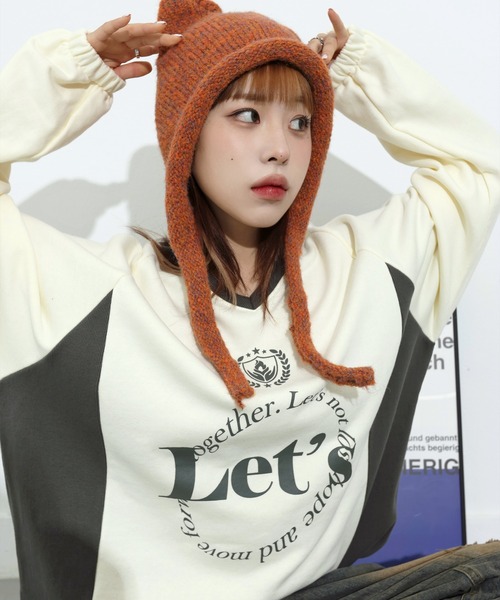 FOLLOWIN（フォロウィン）の「[UNISEX] [6clolor] Y2KティーンコアレタリングVネックスウェットパーカー（パーカー・レディース・クリーム/ブラック/アイボリー/カーキ/ライトブルー/ブラウン・FREE）」の14枚目の写真