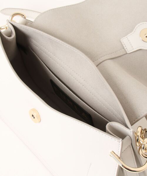 FURLA（フルラ）の「FURLA FLOW M TOP HANDLE（ハンドバッグ・レディース・ホワイト・36.5）」の4枚目の写真