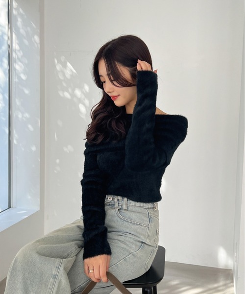 Olu.（オルドット）の「オフショルダーシャギーニット（ニット