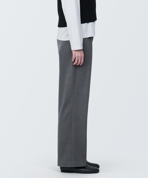 無印良品（ムジルシリョウヒン）の「婦人　縦横ストレッチチノタックワイドパンツ　股下長め（チノパンツ・レディース・チャコールグレー/アイボリー/ネイビー/ダークベージュ・XS/M/S/XL/L）」の15枚目の写真