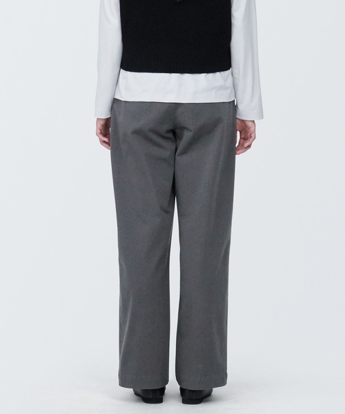 無印良品（ムジルシリョウヒン）の「婦人　縦横ストレッチチノタックワイドパンツ　股下長め（チノパンツ・レディース・チャコールグレー/アイボリー/ネイビー/ダークベージュ・XS/M/S/XL/L）」の16枚目の写真