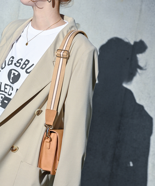 B.C STOCK(ベーセーストック)の「《追加2》ラインテープショルダー(ショルダーバッグ・レディース・ブラック/キャメル・FREE)」の2枚目の写真