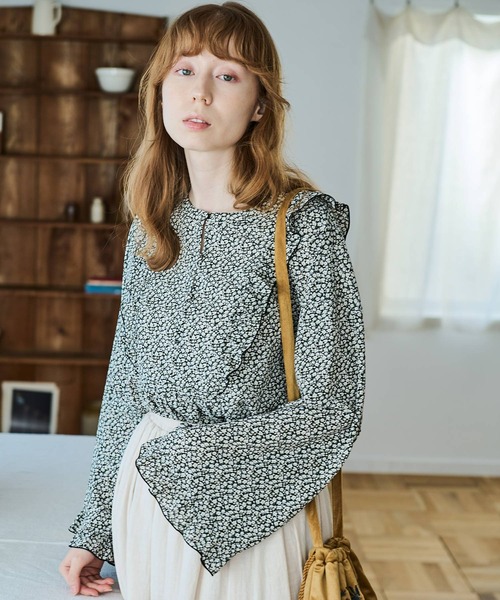 Crisp（クリスプ）の「フラワーフリルチュニック（シャツ/ブラウス・レディース・グリーン/ブラック・FREE）」の3枚目の写真