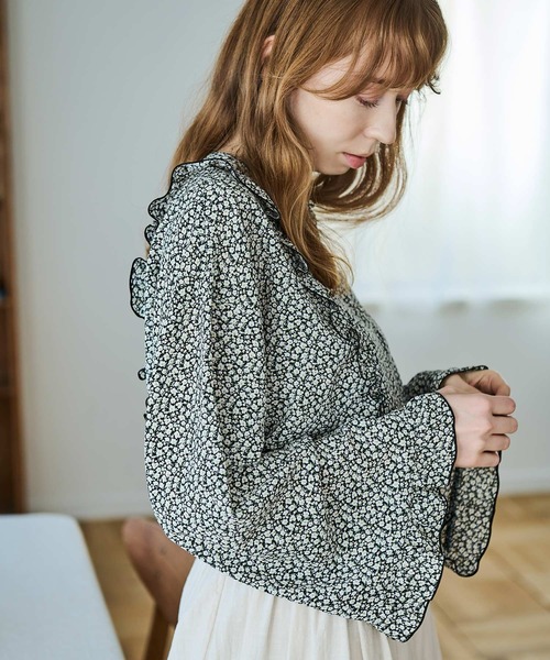 Crisp（クリスプ）の「フラワーフリルチュニック（シャツ/ブラウス・レディース・グリーン/ブラック・FREE）」の11枚目の写真