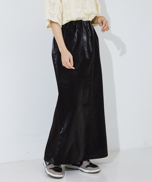 NOMINE(ノミネ)の「【セットアップ着用可】サテンロングスカート(スカート・レディース・シルバー/ブラック・S/M)」の1枚目の写真