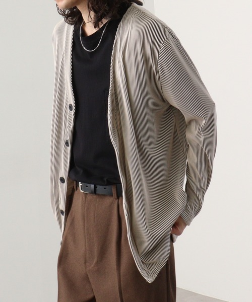 EVOLUTION(エボリューション)の「Pleated mode cardigan / プリーツカーディガン unisex(カーディガン/ボレロ・メンズ・ベージュ/ブラウン/ブラック/アイボリー・XL/M/L)」の11枚目の写真