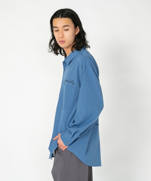 Blue Standard （ブルースタンダード）の「【BLUE STANDARD/ブルースタンダード】 ポリエステルストレッチ アニマルバック刺繍ルーズシルエットシャツ（シャツ/ブラウス・メンズ・グリーン/グレー/チャコールグレー/ブルー・LARGE/MEDIUM）」の12枚目の写真
