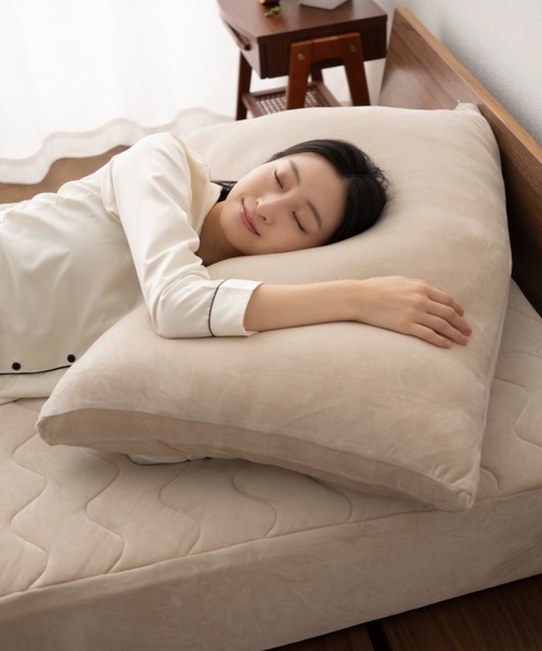 EMOOR（エムール）の「もちふわ触感【至福の睡眠】足まくらにもなる ジャンボまくら（クッション/クッションカバー・レディース・ピンク/ベージュ/アイボリー・FREE）」の3枚目の写真