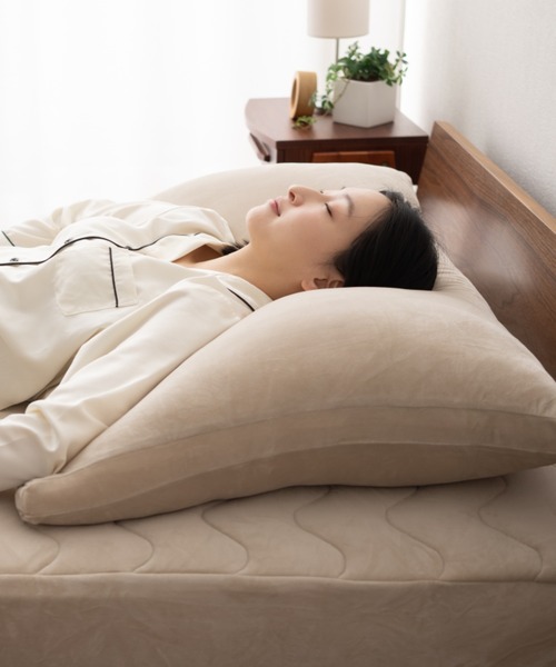 EMOOR（エムール）の「もちふわ触感【至福の睡眠】足まくらにもなる ジャンボまくら（クッション/クッションカバー・レディース・ピンク/ベージュ/アイボリー・FREE）」の5枚目の写真