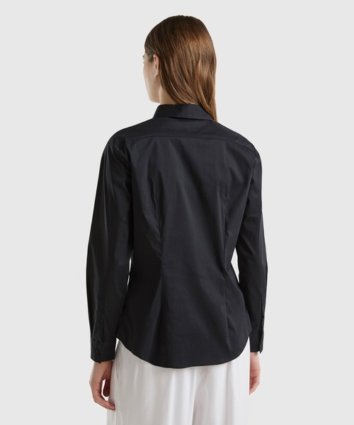 BENETTON (UNITED COLORS OF BENETTON)（ベネトンユナイテッドカラーズオブベネトン）の「ストレッチ長袖シャツ・ブラウス（シャツ/ブラウス・レディース・ブラック/ライトブルー/ホワイト・XX-SMALL/X-SMALL/SMALL/MEDIUM）」の8枚目の写真