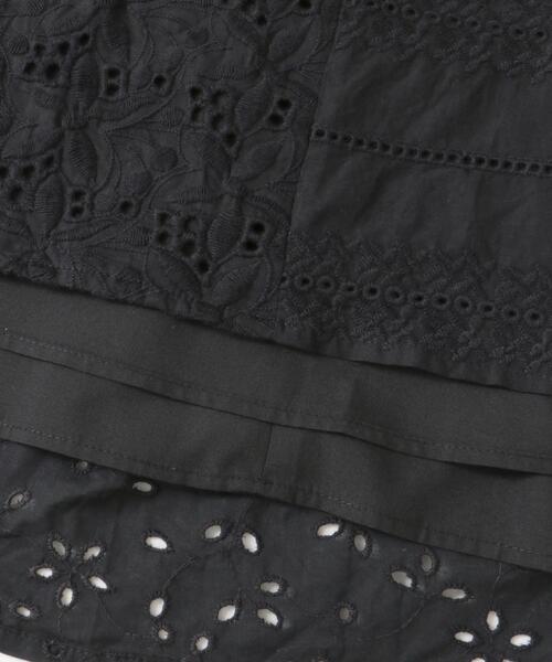 URBAN RESEARCH DOORS(アーバンリサーチドアーズ)の「パッチワークアイレットレースキャミワンピース(ワンピース・レディース・ブラック/オフホワイト・MEDIUM)」の3枚目の写真