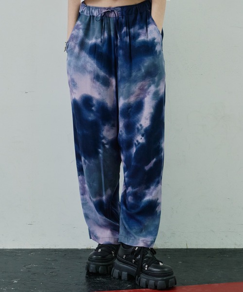 AIVER(アイバー)の「AIVER アブストラクトエアリーイージーパンツ(その他パンツ・メンズ・ネイビー/レッド/ストーン・SMALL/MEDIUM/LARGE)」の2枚目の写真