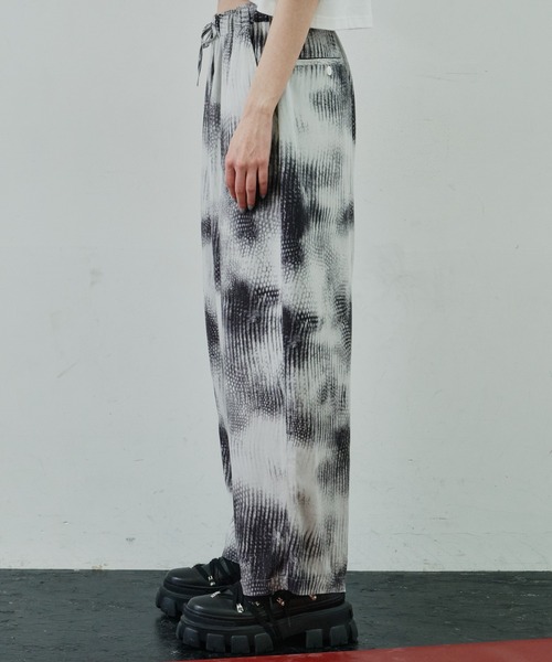 AIVER(アイバー)の「AIVER アブストラクトエアリーイージーパンツ(その他パンツ・メンズ・ネイビー/レッド/ストーン・SMALL/MEDIUM/LARGE)」の5枚目の写真